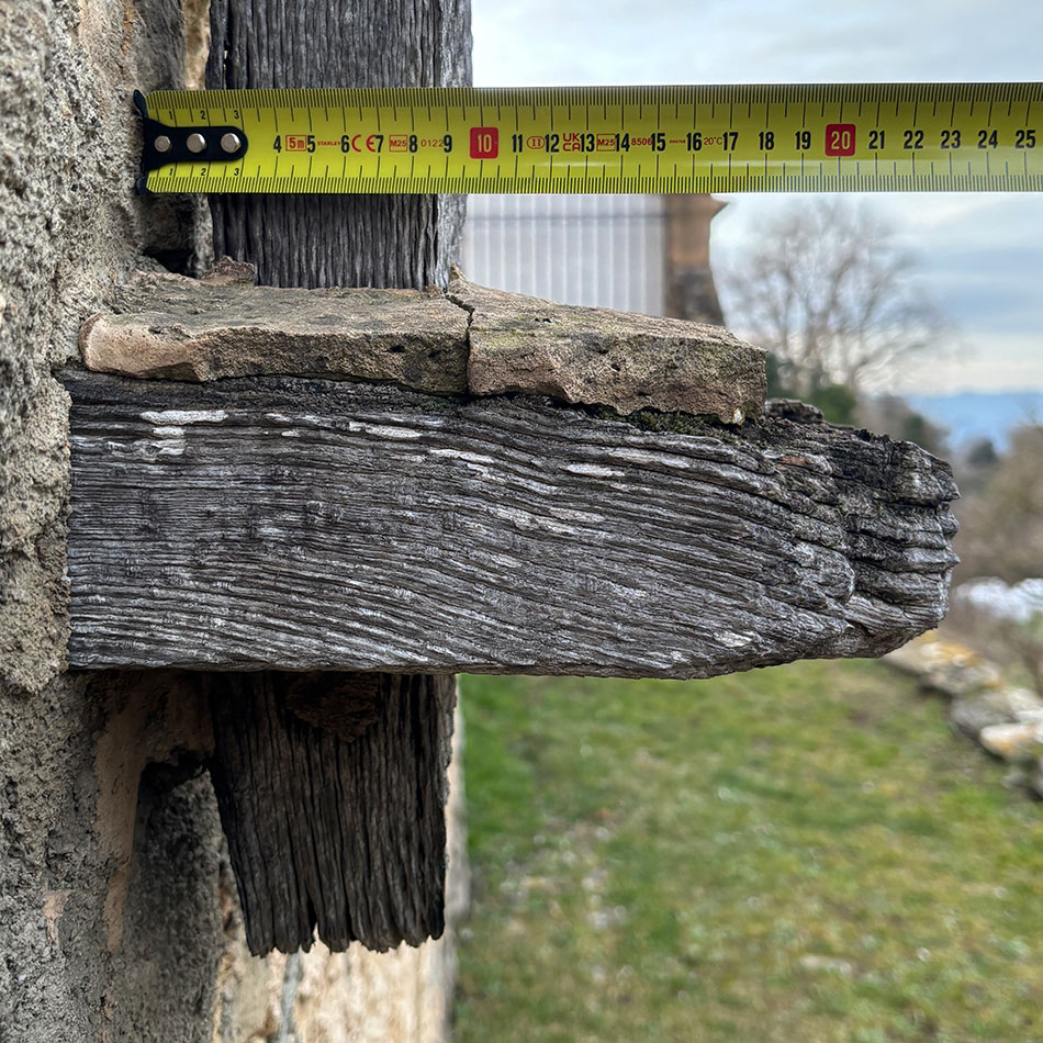 SP25 Arquitectura - Rehabilitació de l'accés i el campanar de l'església de Santa Maria de Besora.